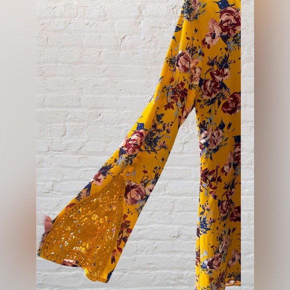 Speechless Mustard Yellow Floral Long Lace Bell Sleeve A-Line Shift Dress Size L - Picture 4 of 8